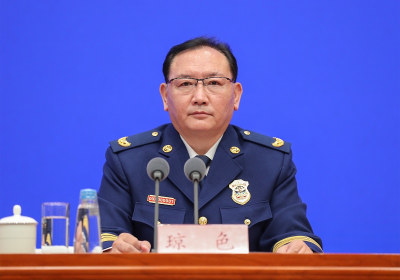 舔女人的逼应急部党组成员、消防救援局局长琼色出席新闻发布会